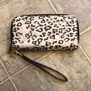 Maurice’s Leopard print doublesided wallet/wrislet